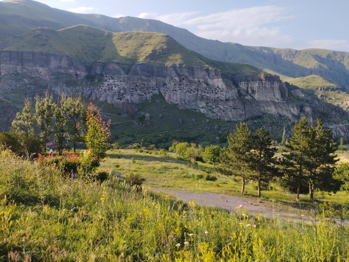Vardzia Сhachkari Buitenkant foto