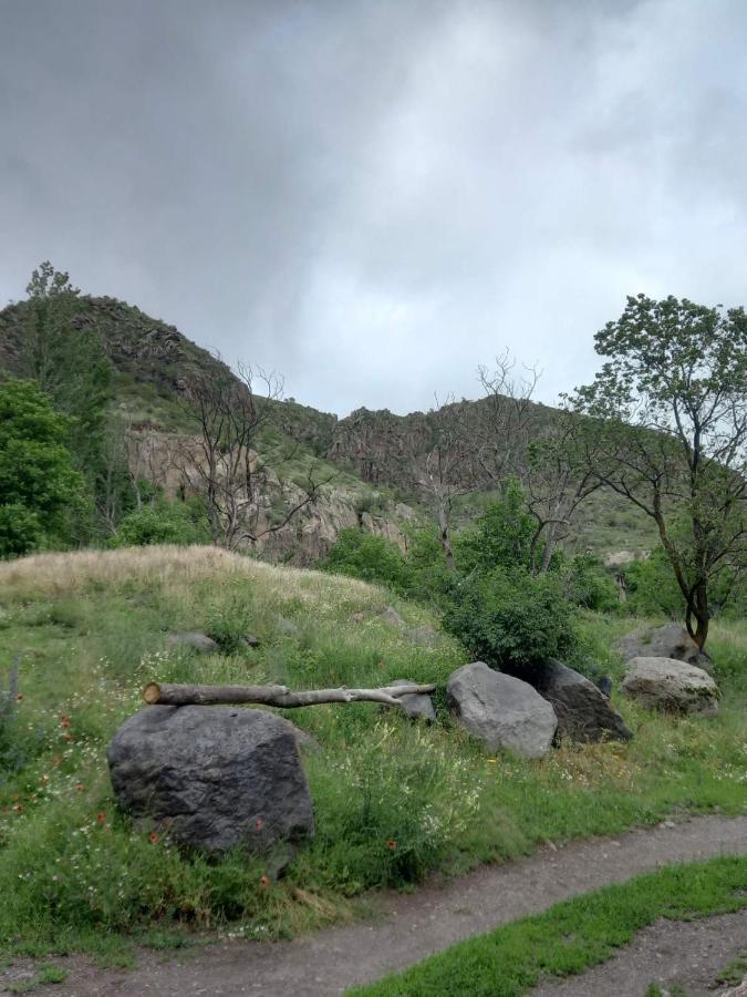 Vardzia Сhachkari Buitenkant foto